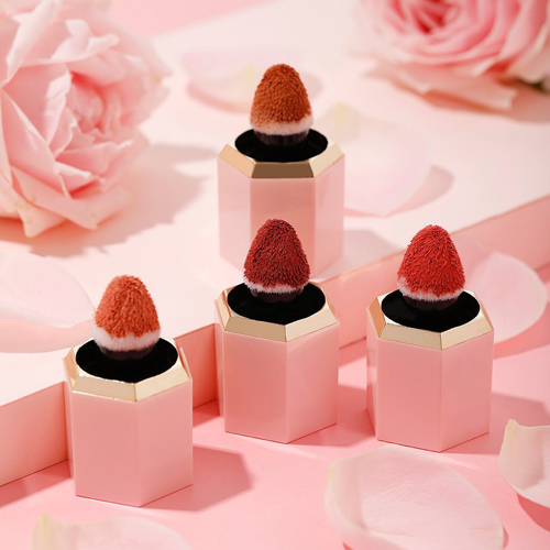 Love Cake درجة Sheglam بلاشر ليكويد من
