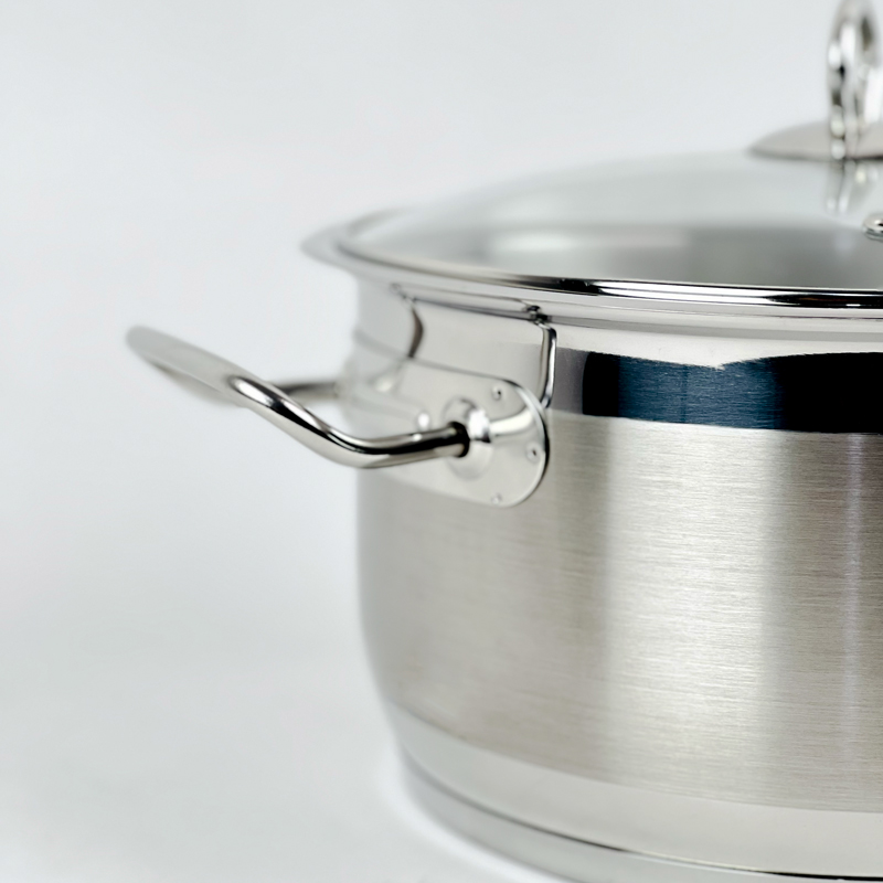 حلة استانلس استيل بغطاء زجاجي ويدين لسهولة الحمل  - مقاس 24سم