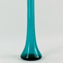 فازة ورد شيك طويلة باللون الأخضر لتجديد ديكور البيت