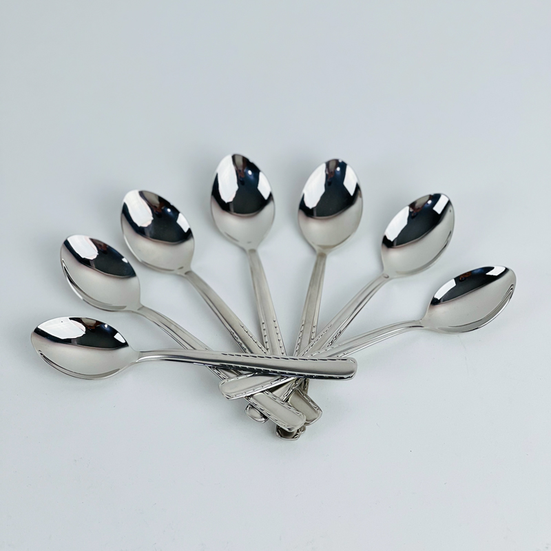 طقم معالق استانليس ستيل 12 قطعة صغيرة باللون الفضي