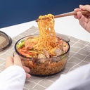 حلة زجاج لتقديم الطعام علي السفرة بيد لسهولة الحمل