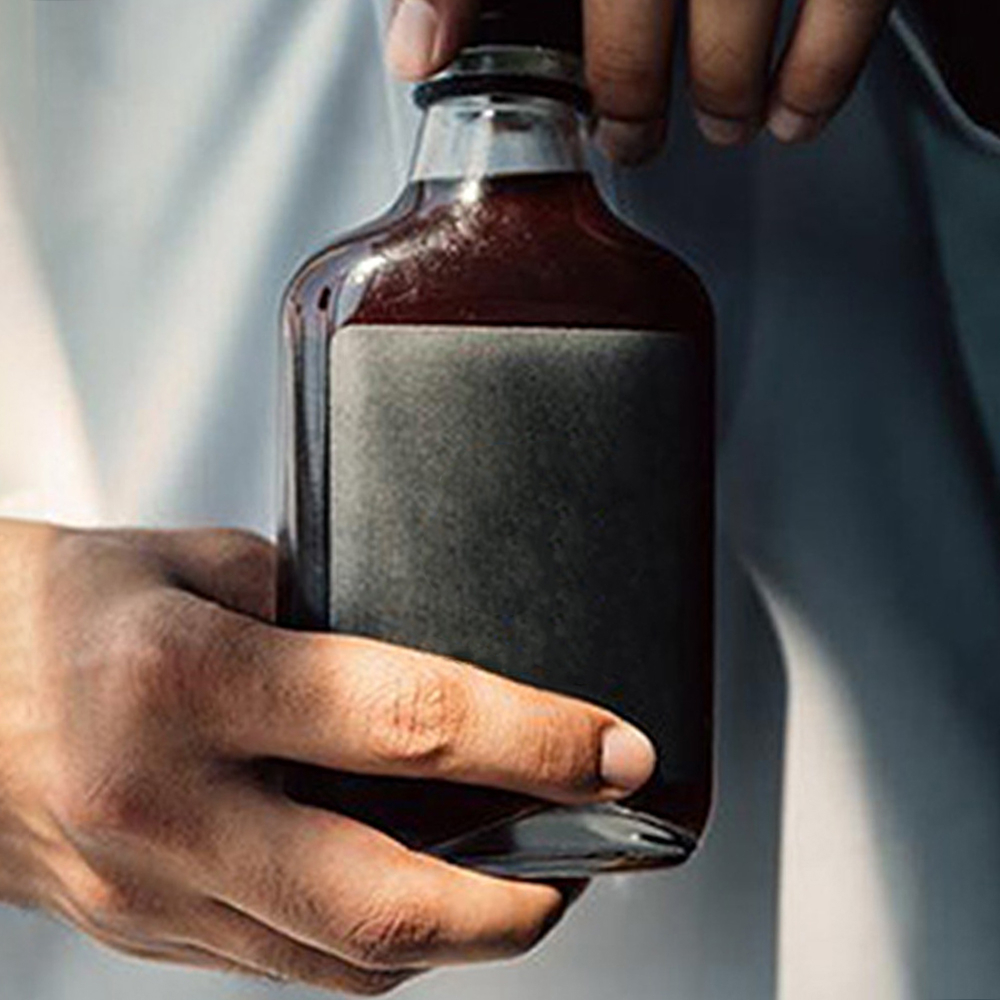 زجاجة فلات 500 ملي للاسبريسو والمياه والعصائر من الزجاج الشفاف بغطاء معدني باللون الفضي