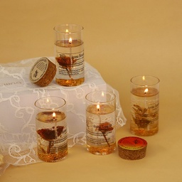 [HH00008082] شمعة معطرة في برطمان زجاج بورد طبيعي وجليتر ذهبي من الداخل بغطاء لتعطير الأجواء