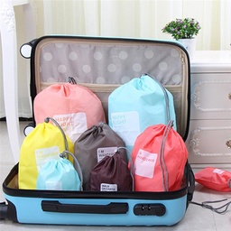 شنط سفر وتربروف لترتيب الملابس والمكياج وادوات العناية بالشعر والجسم 4 قطع باحجام مختلفة